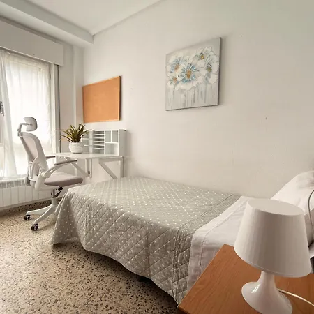 Residencia Universitaria Alto De Miranda - Resisantander 게스트하우스 3*