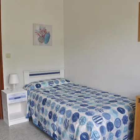 Residencia Universitaria Alto De Miranda - Resisantander 3*